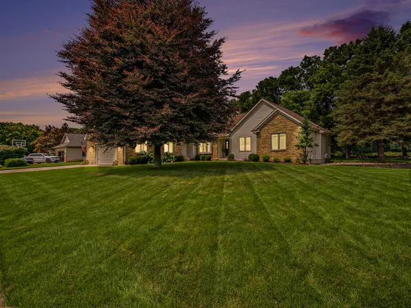 2540 Meadowbrook Ln, Jackson, MI 49201