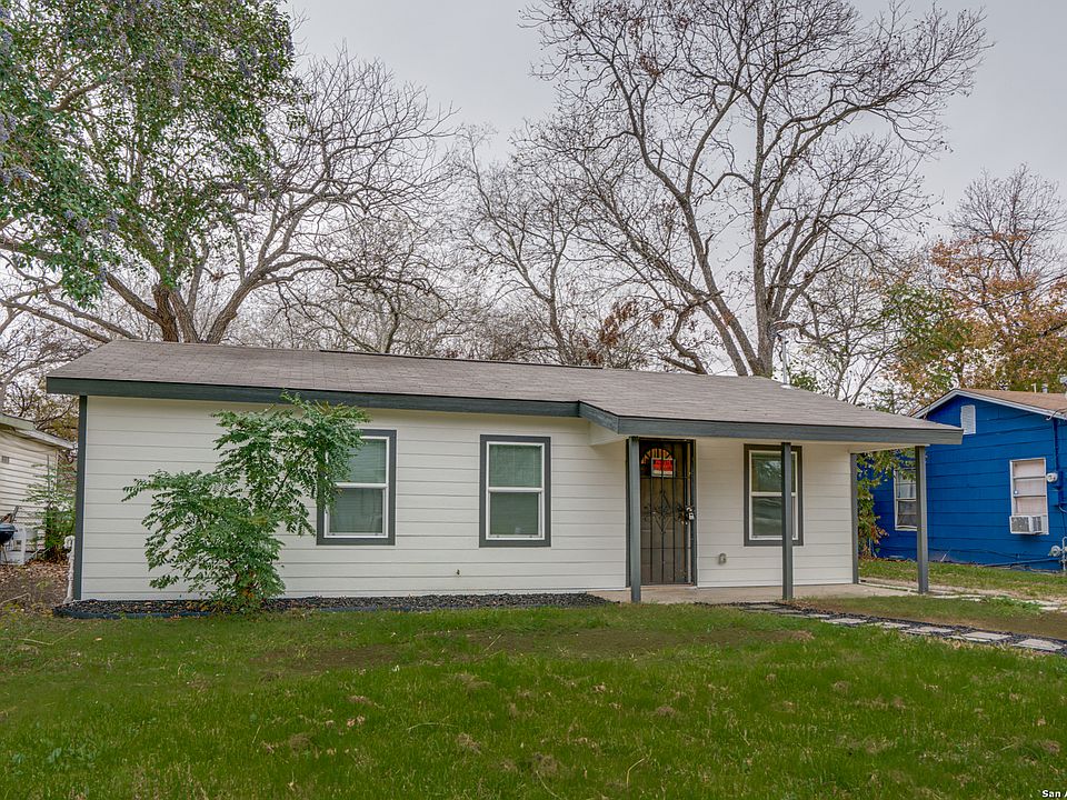 1st image of 515 PECAN VALLEY DR