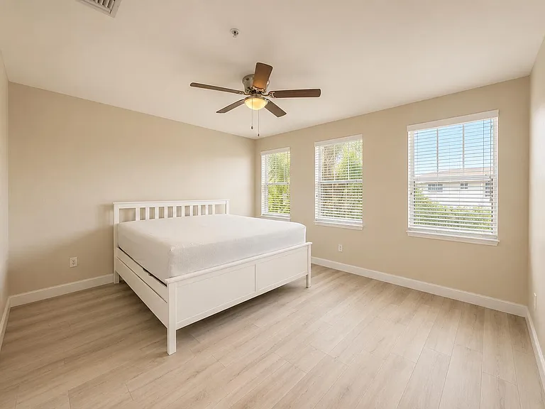 780 Marina Del Ray Ln #4 — Photo 4