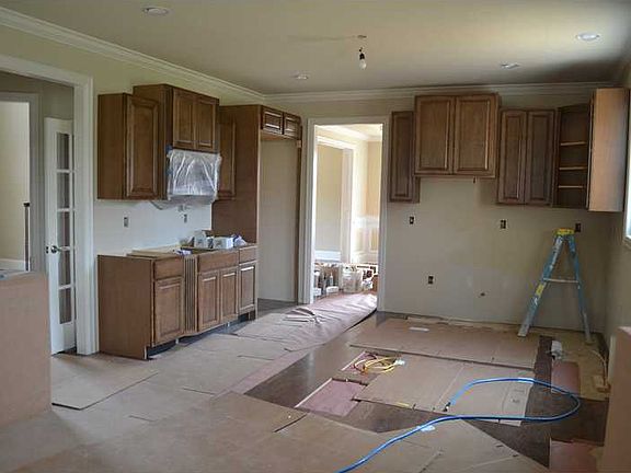 2nd image of 301 Majestic Dr