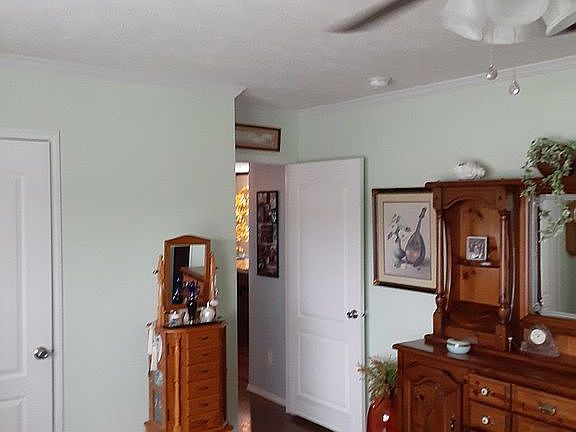 3rd image of 12 Meadowlark Ln