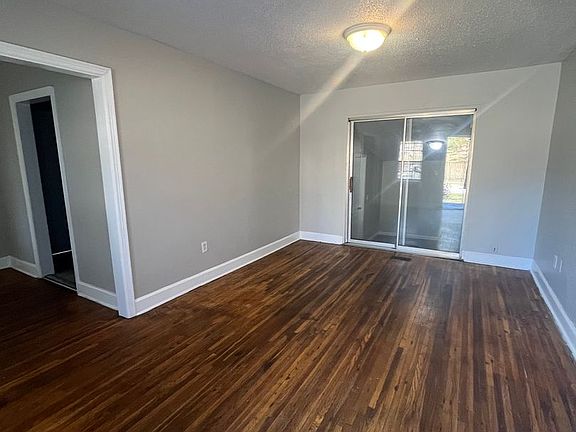 3rd image of 1467 Oberle Ave