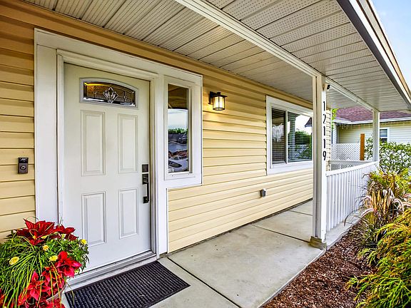 2nd image of 12119 Cherrywood Dr