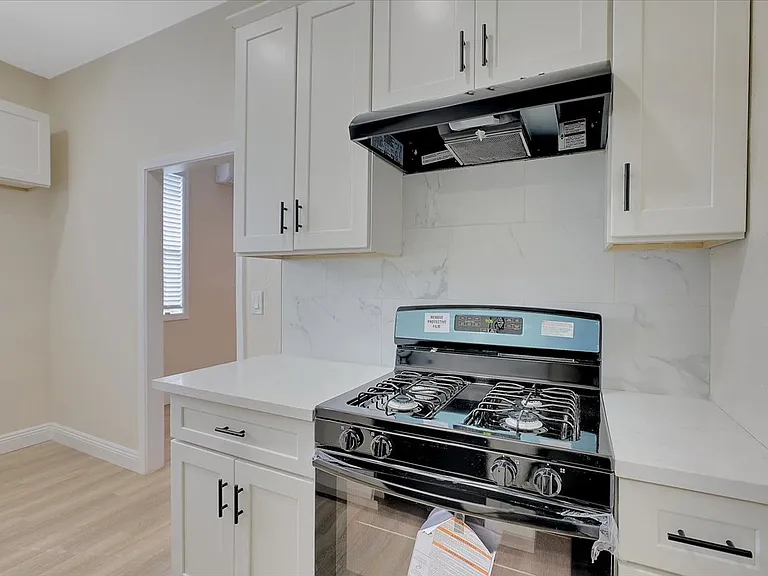 254 Woodbridge Ave #1 — Photo 3