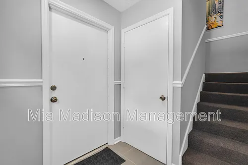 111 E Mell St #7 Photo 1