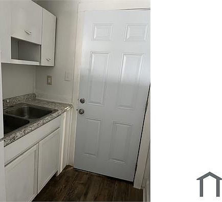 2nd image of 713 W Adams St