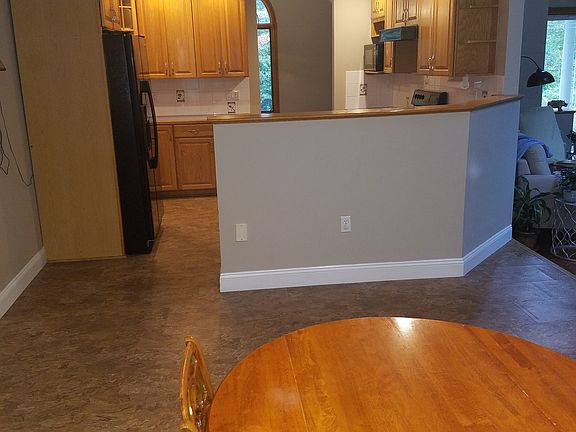 2nd image of 136 Sudbury St