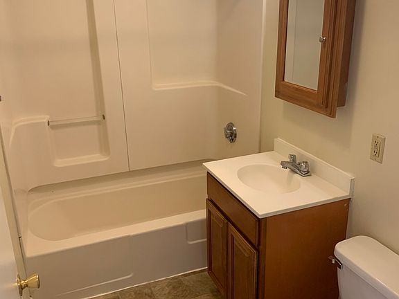 4th image of 40 Fairmount Pl #11