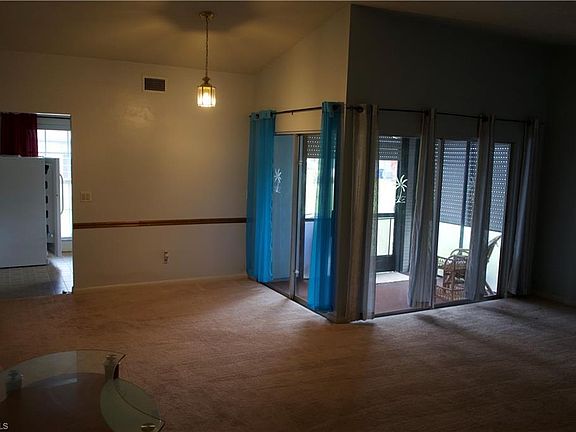 3rd image of 10555 Putnam Ct