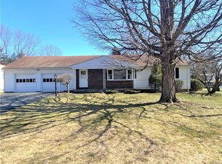 218 Palmer Dr, Fayetteville, NY