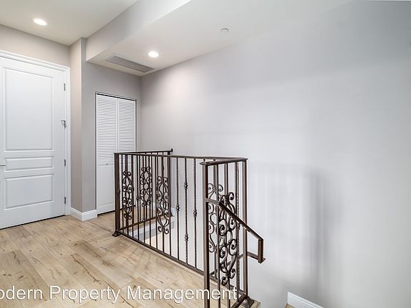 3rd image of 11909 Laurelwood Dr #5