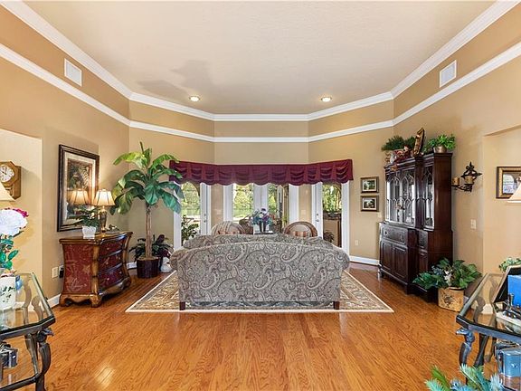 5th image of 3320 Bridgefield Dr
