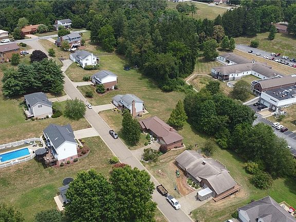 5th image of 117 Glenn Ave