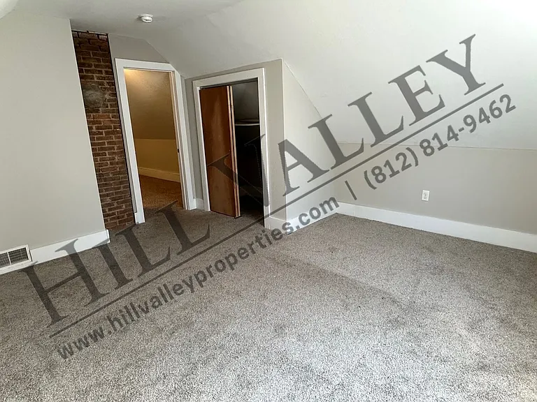 918 S 4th St — Photo 12