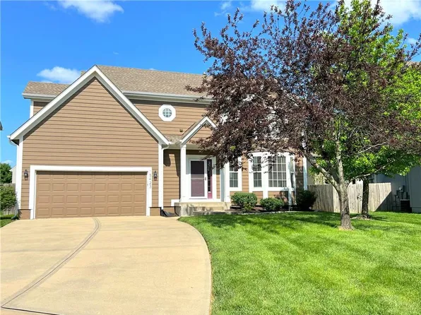 15423 S Hillside St, Olathe, KS 66062