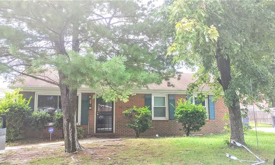 1st image of 708 Thomas Cir