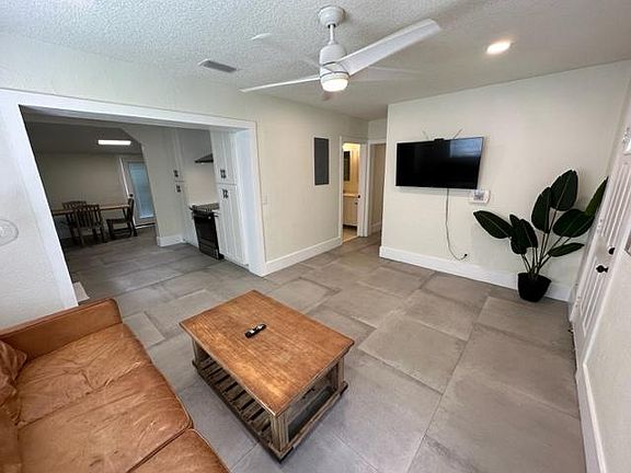 2nd image of 2838 Myra St
