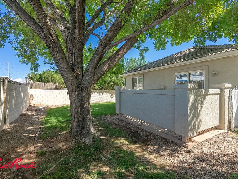 441 E Sunland Dr #6 — Photo 51