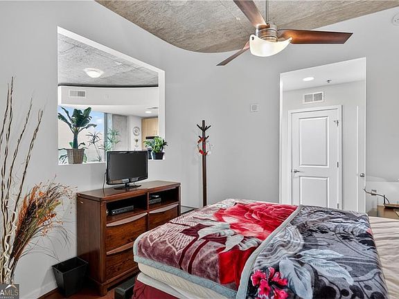 2nd image of 361 17th St #720