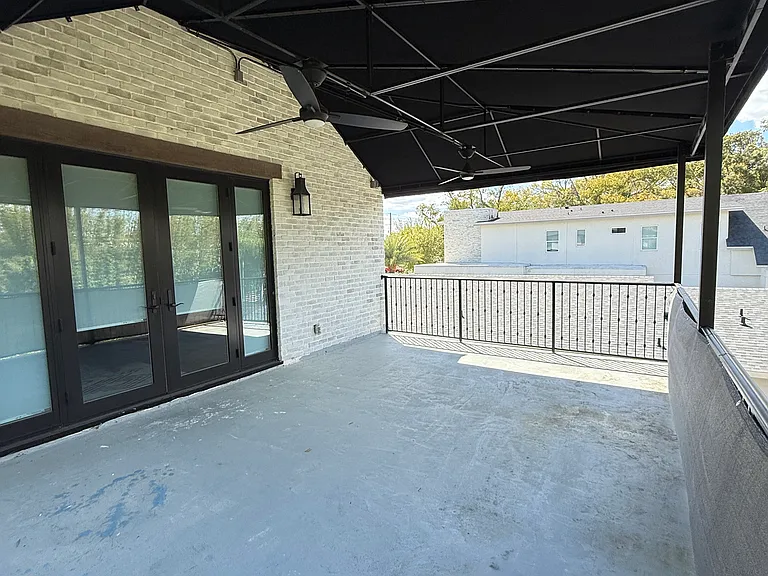 439 W Comstock Ave — Photo 10