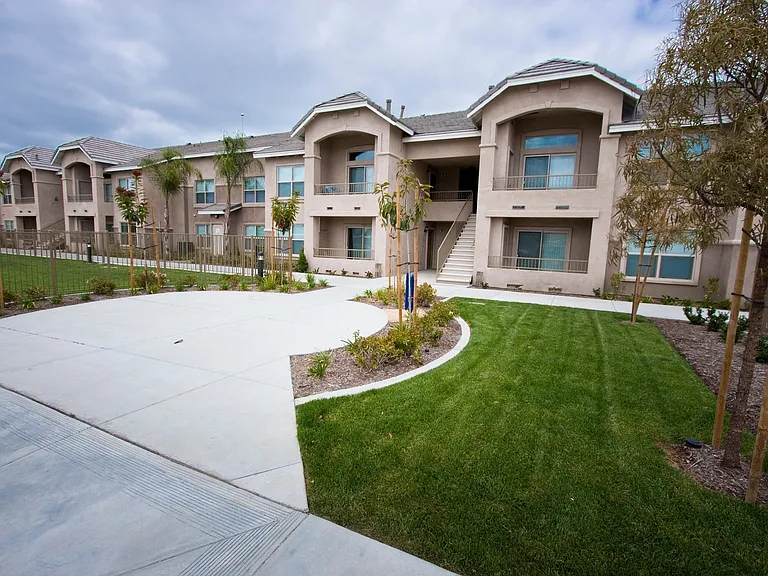 Santa Fe Apartments II — Photo 84