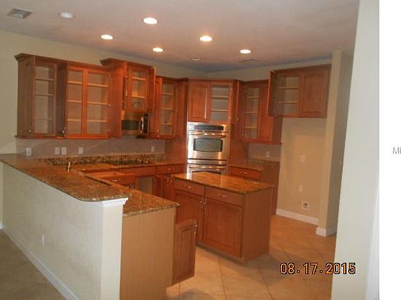 4th image of 924 Classic View Dr