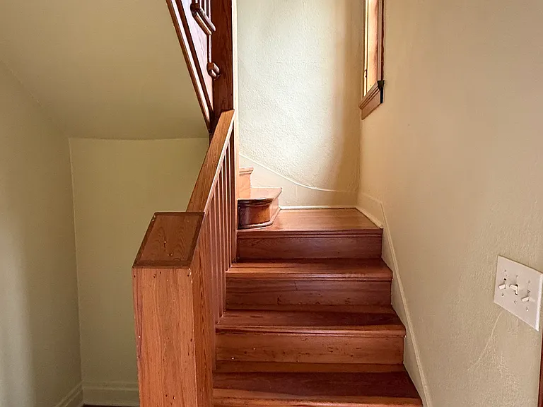 2225 Dante St — Photo 5