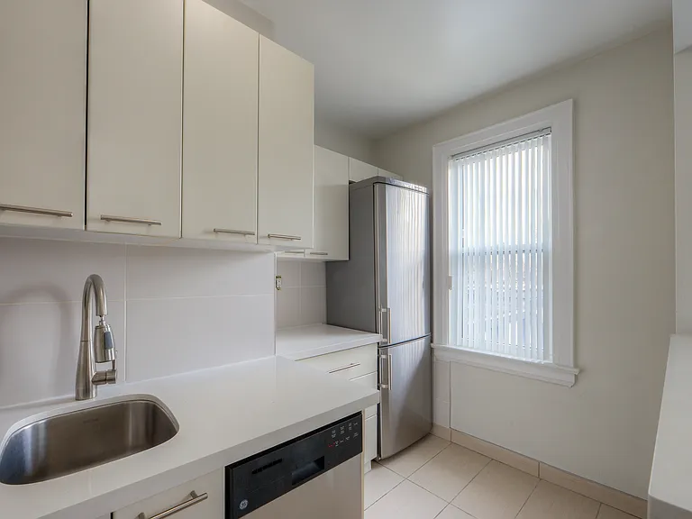 778 Broadview Ave — Photo 12