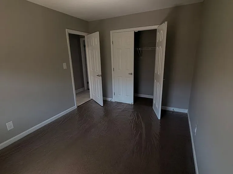 4111 Conway Ave — Photo 3