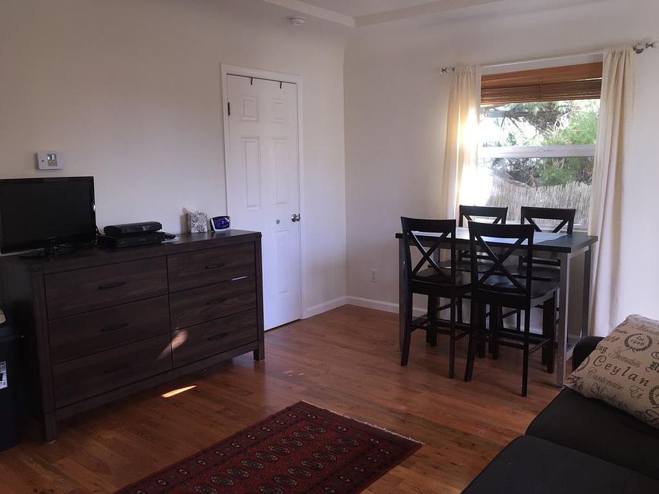 1st image of 2818 1/2 Avenel St