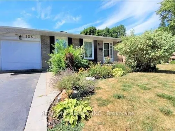 133 McCraney St W, Oakville, ON L6H 1H5