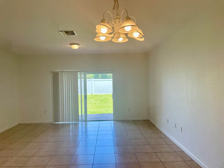 5187 SE Mariner Garden Cir — Photo 5