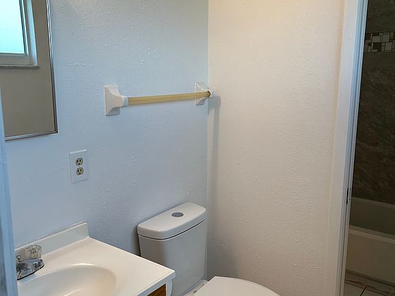5th image of 6845 Etna Ct