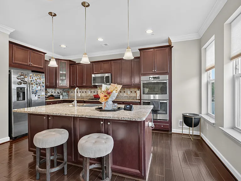 809 Fair Winds Way — Photo 32