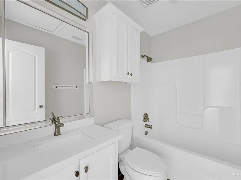 2111 W Western Dr #2 — Photo 14
