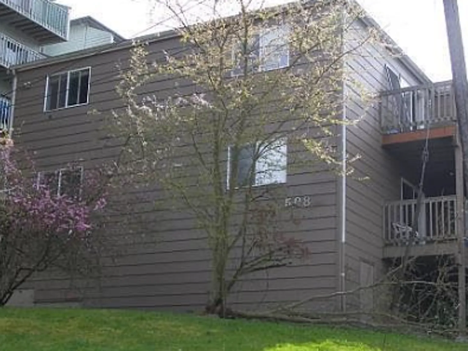 508 E Ivy Street — Photo 2