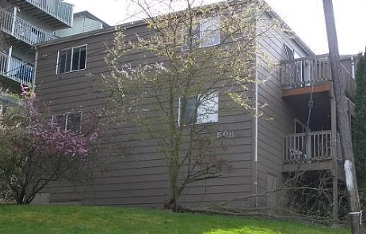 Building Photo - 508 E Ivy St