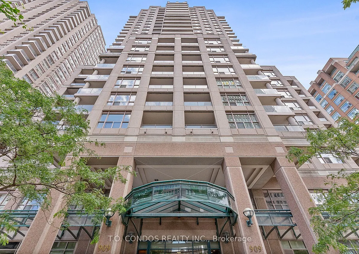 Building Photo - 909 Bay St #2002