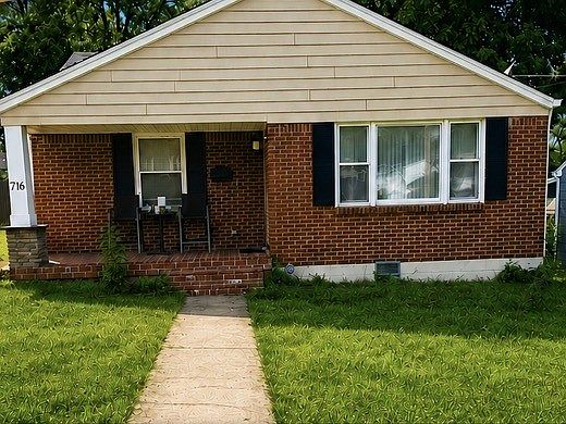 1st image of 716 Myrtle St