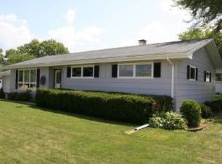 410 Fox Trl, Omro, WI 54963