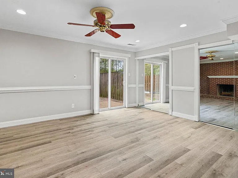 8251 Clifton Farm Ct — Photo 37