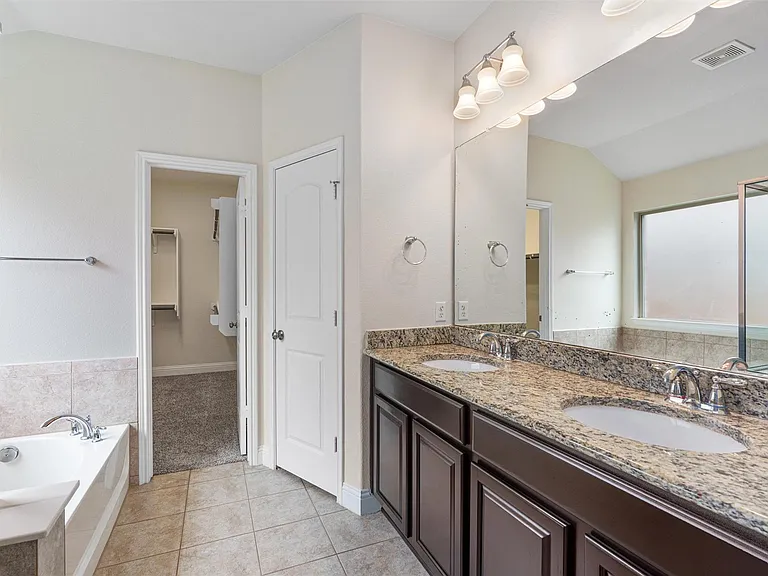 3021 Angelina Ct — Photo 20