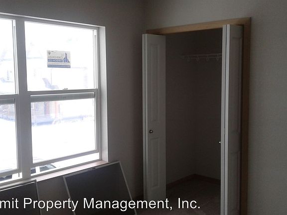5th image of 1865B Shakespeare St