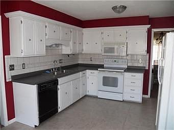 3rd image of 16690 New Lawrence Dr