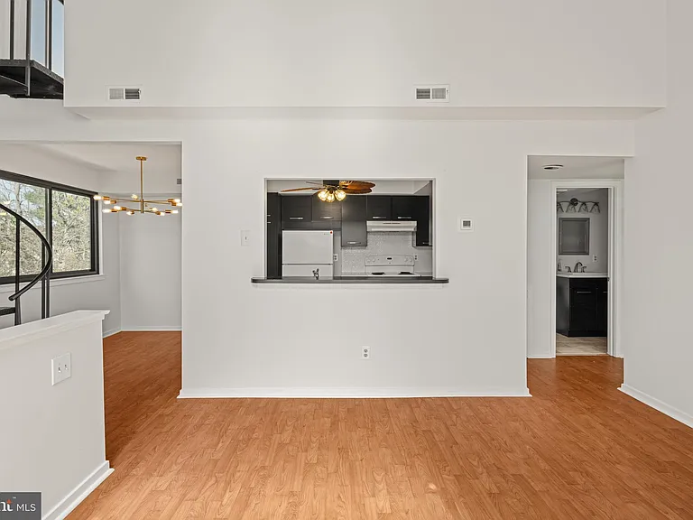 2204 Sandra Rd — Photo 12