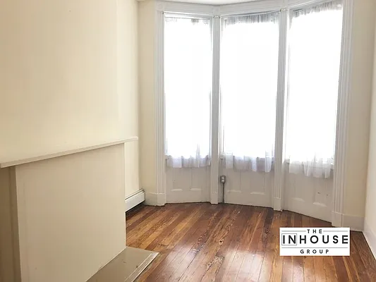 Rented by The InHouse Group | media 6