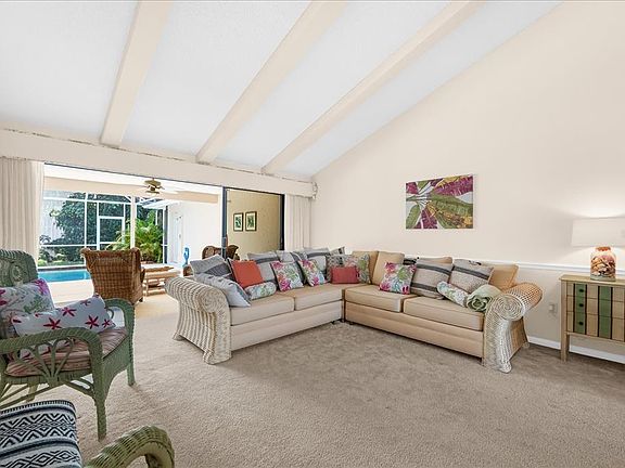 3rd image of 4010 Country View Dr