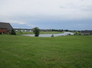 118 Linden Dr, Madison, SD 57042