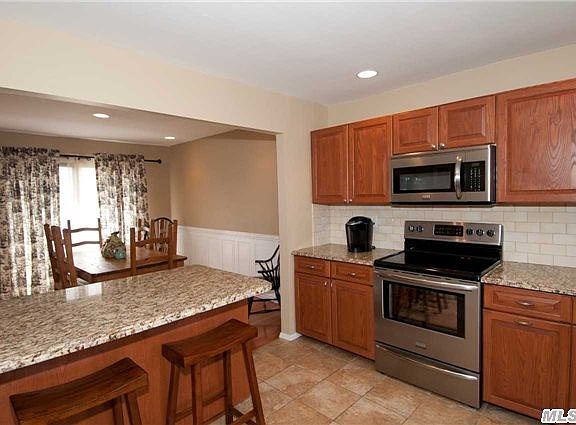 4th image of 43 Villas Cir