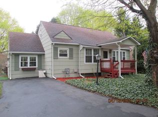 102 Crystal Dr, North Syracuse, NY 13212